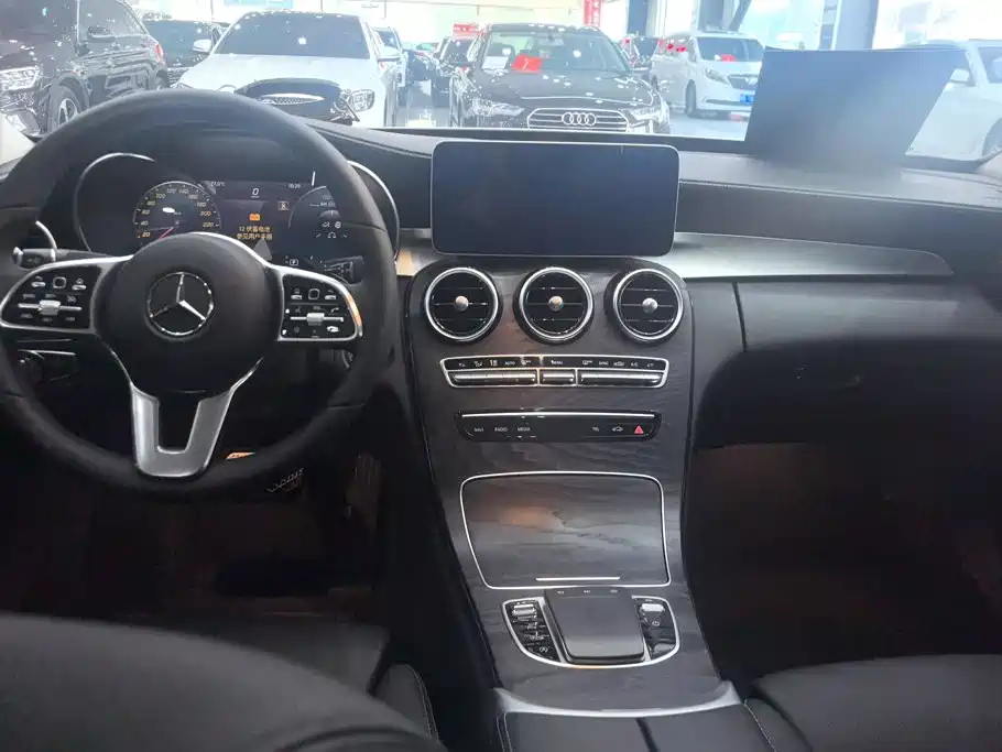 Mercedes-Benz C-Class 2019 — фото 12