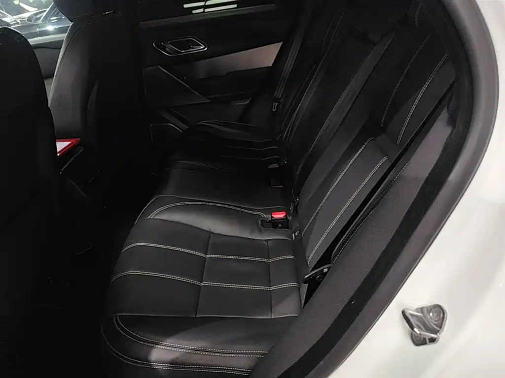 Land Rover Velar 2021 — фото 17