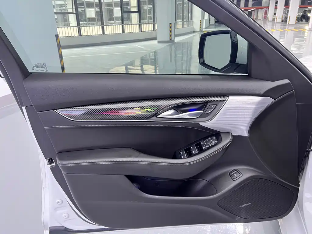 Cadillac CT5 2022 — фото 10