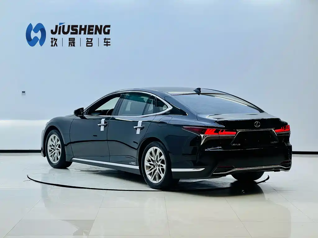 Lexus LS 2020