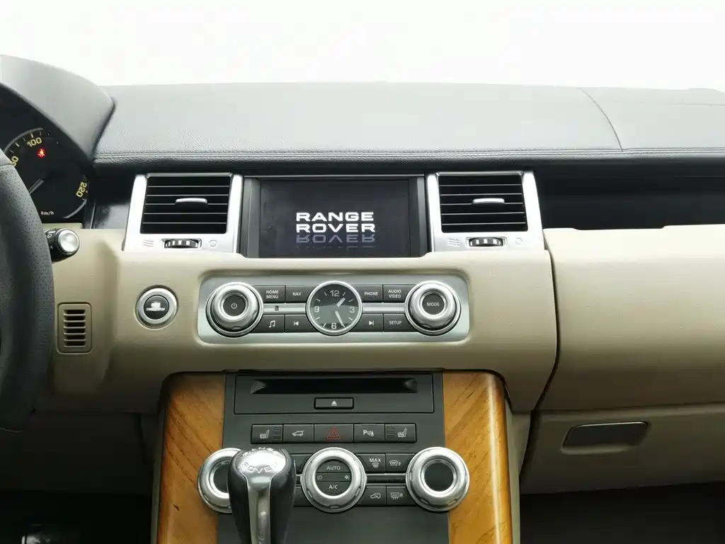 Land Rover Sport 2012 — фото 12