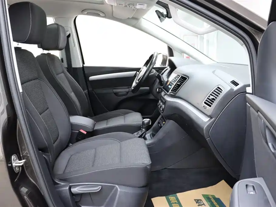 Volkswagen Sharan 2018 — фото 17