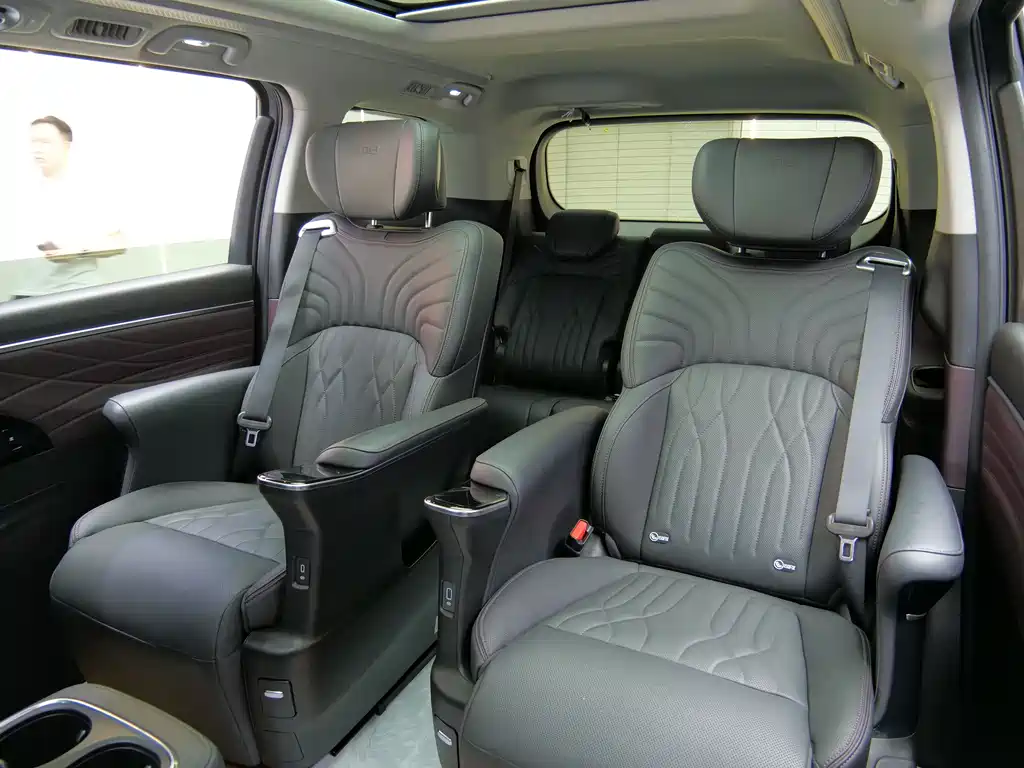 GAC Motor Trumpchi M8 2025 — фото 16