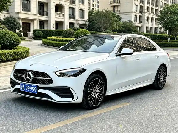 Mercedes-Benz C-Class 2024