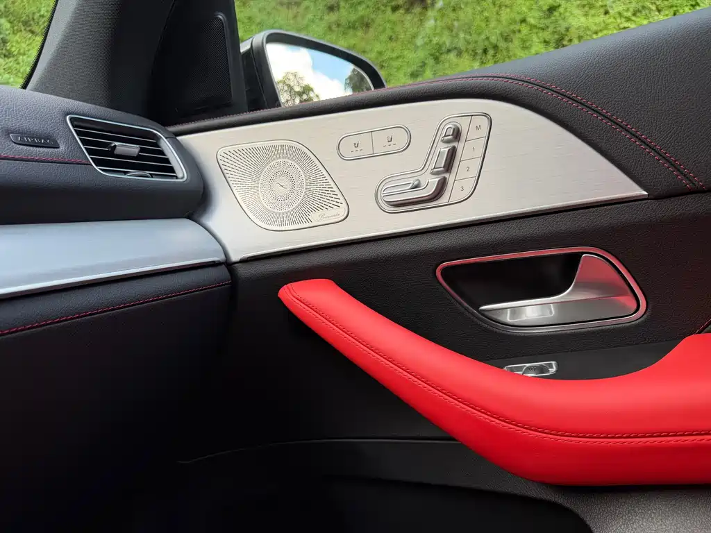 Mercedes-Benz GLE Coupe AMG 2025 — фото 13