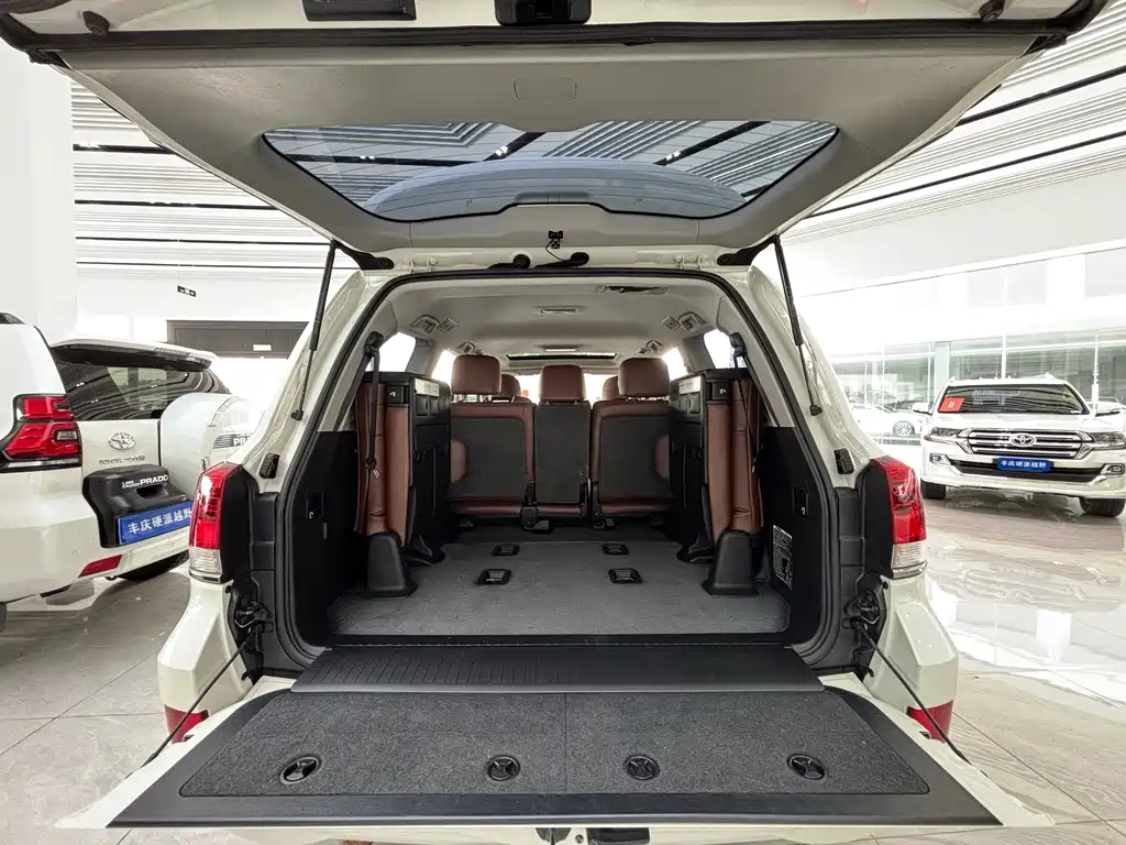 Toyota Land Cruiser 2018 — фото 25