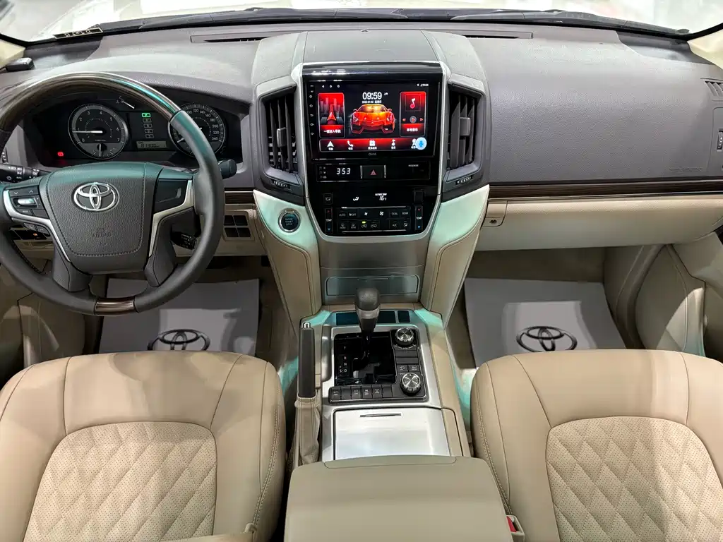 Toyota Land Cruiser 2019 — фото 8