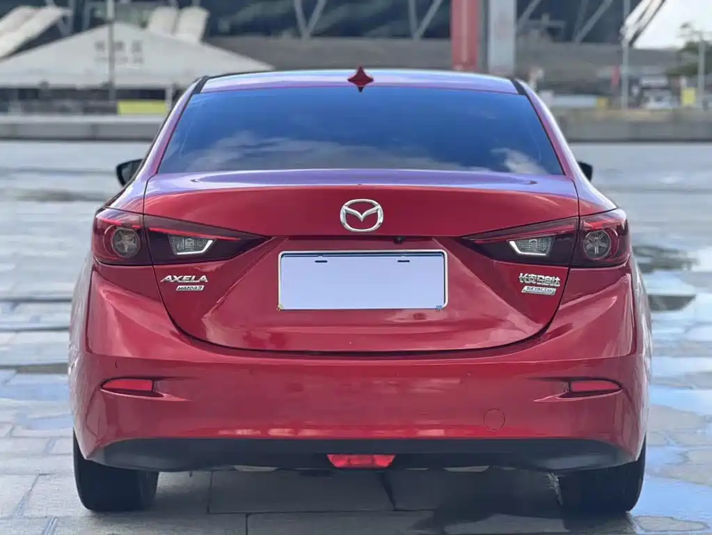 Mazda 3 Axela 2016 — фото 16