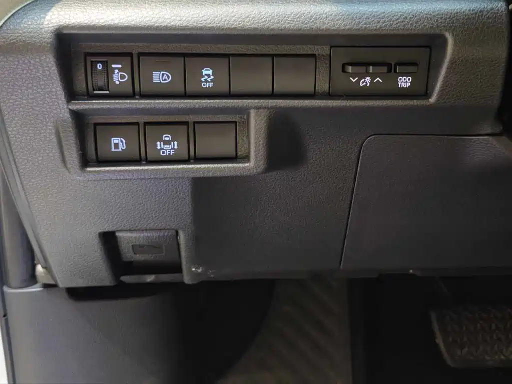 Toyota Sienna 2022 — фото 19