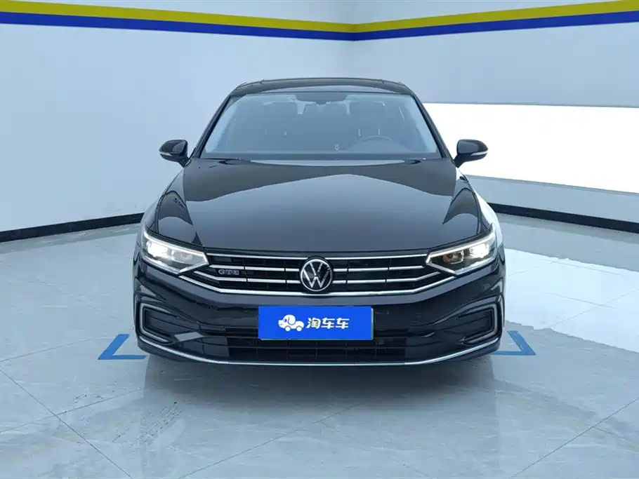 Volkswagen Magotan GTE PHEV 2021 — фото 2