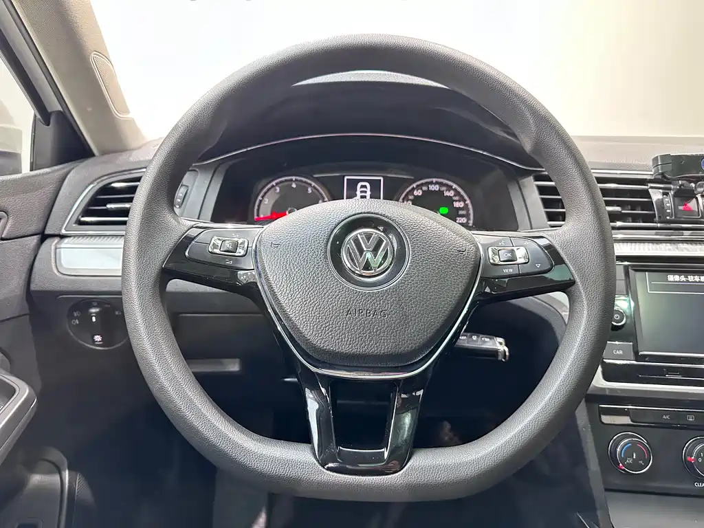 Volkswagen Lamando 2019 — фото 13