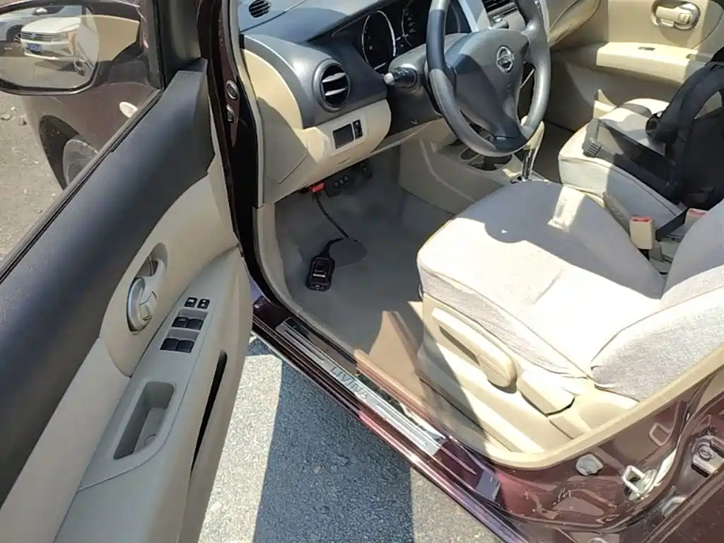 Nissan Livina 2015 — фото 16