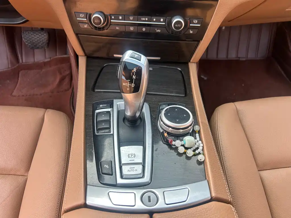 BMW 7 Series 2012 — фото 12