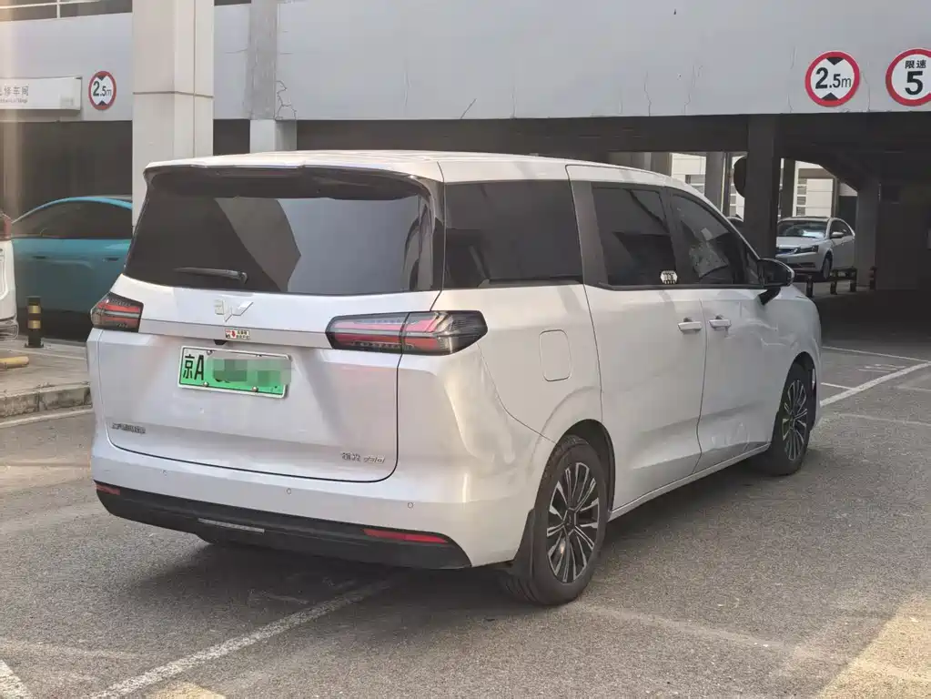 Wuling Starlight 730 EV 2025 — фото 5