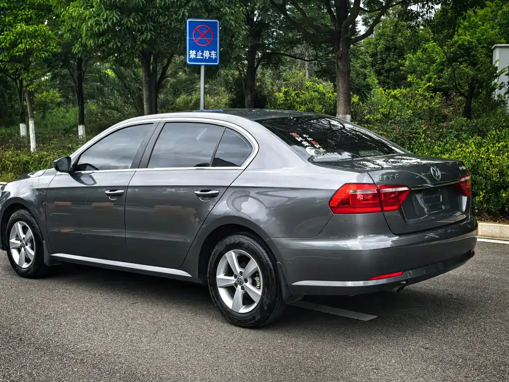 Volkswagen Lavida 2014