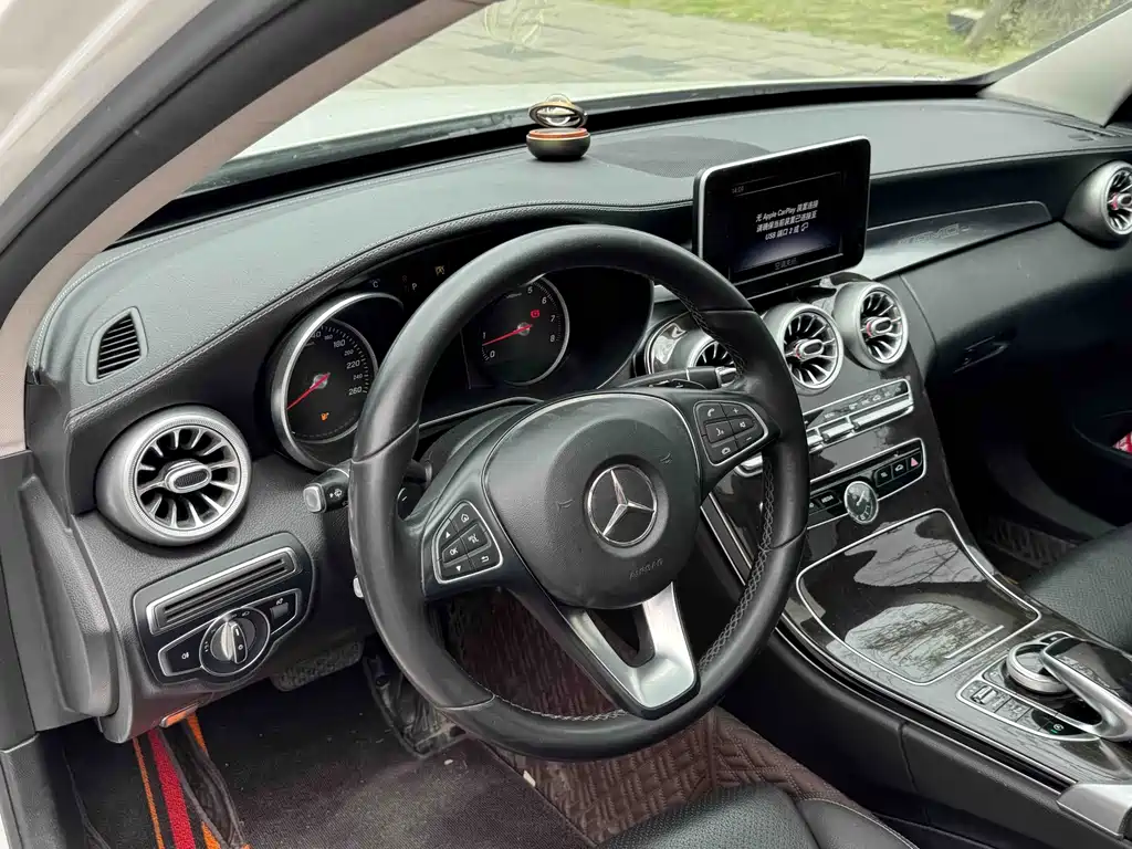 Mercedes-Benz C-Class 2018 — фото 9