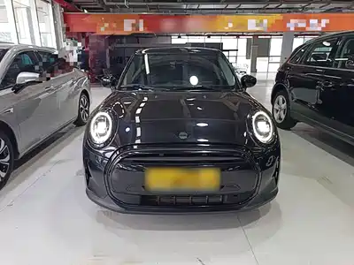 MINI MINI 2023