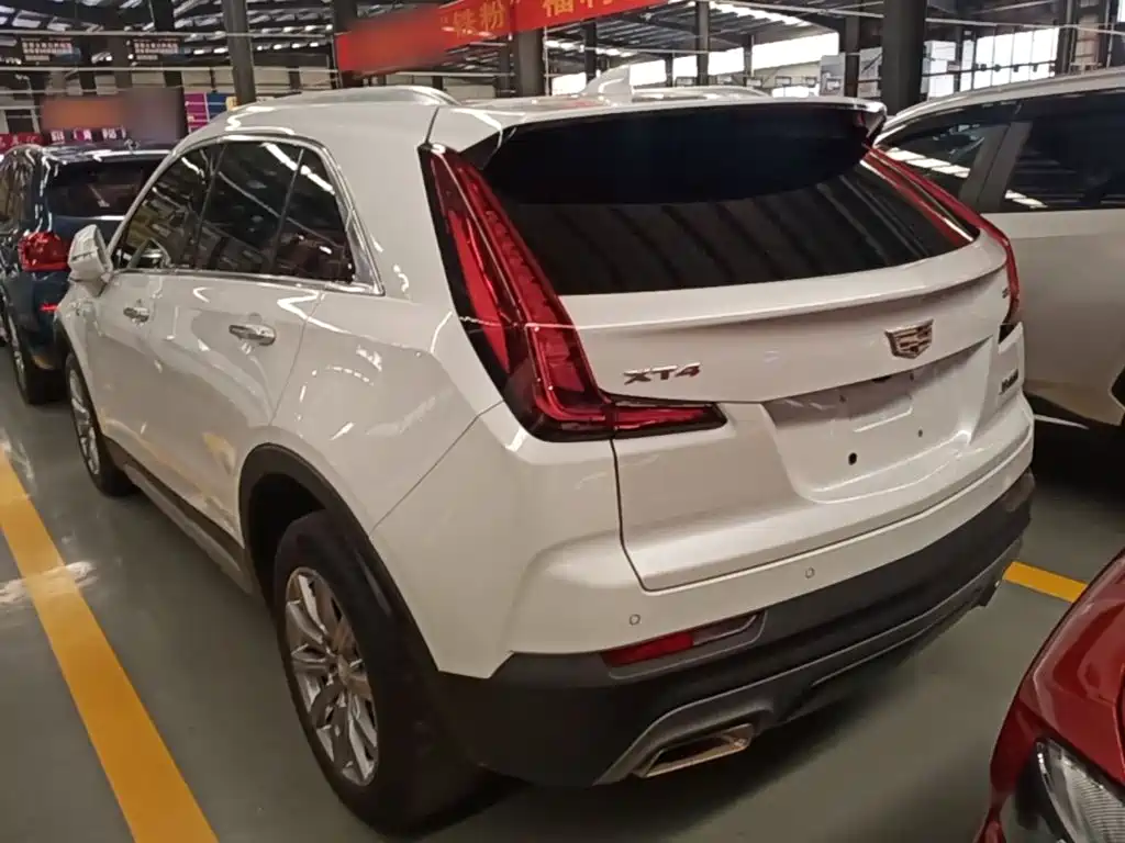 Cadillac XT4 2021 — фото 5