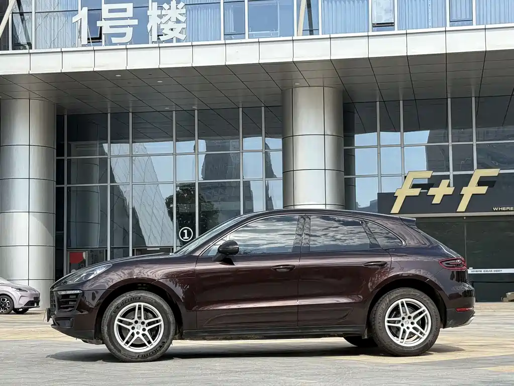 Porsche Macan 2016 — фото 15