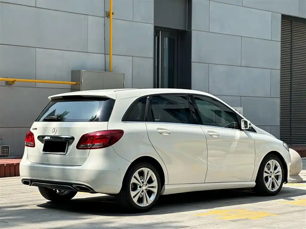 Mercedes-Benz B-Class 2017 — фото 10