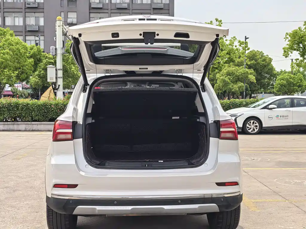 Roewe RX5 New Energy 2018 — фото 12