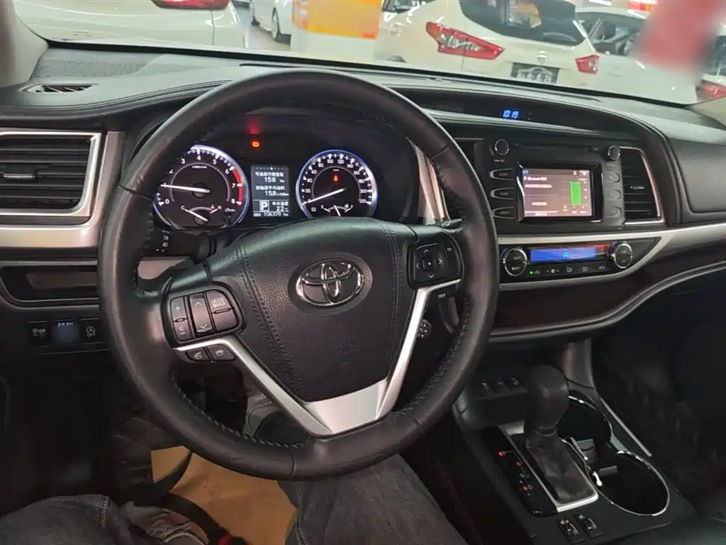 Toyota Highlander 2016 — фото 10