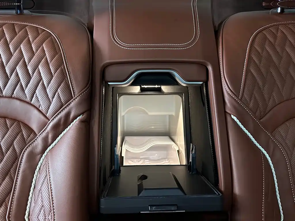 BMW 7 Series 2021 — фото 17