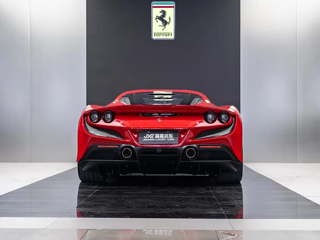 Ferrari F8 2021 — фото 13