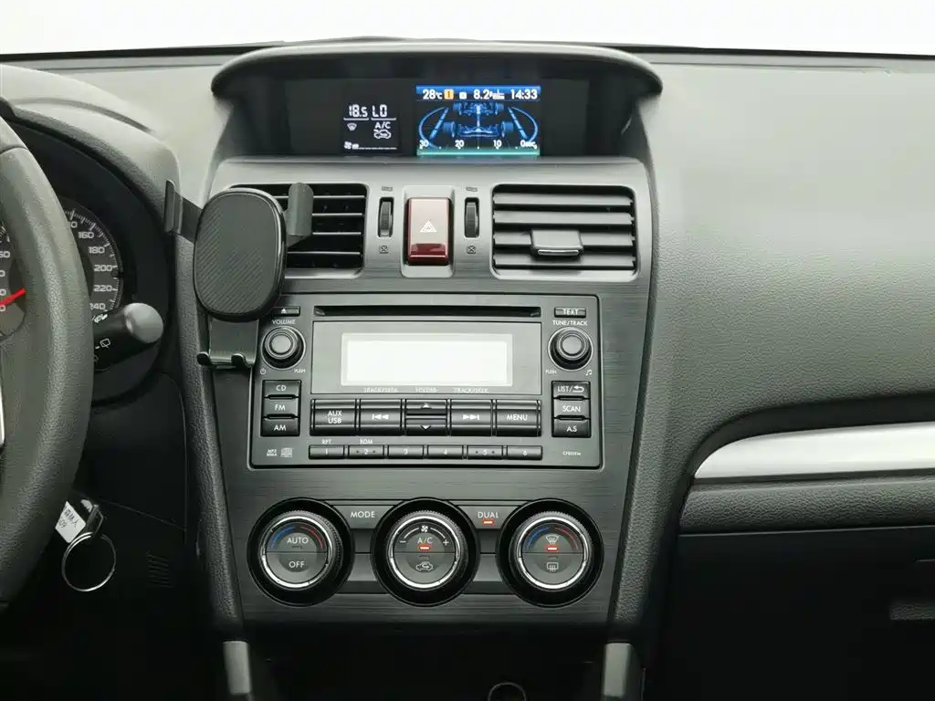 Subaru Forester 2014 — фото 12
