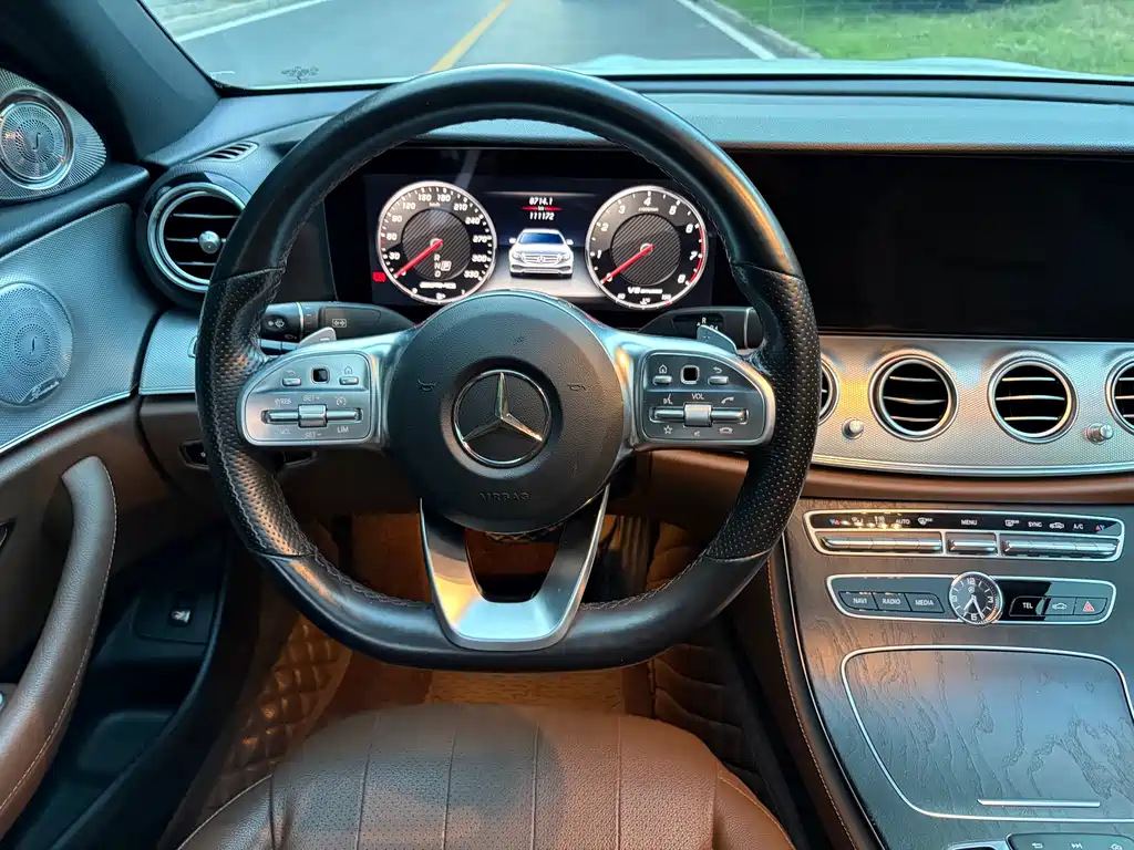 Mercedes-Benz E-Class 2019 — фото 10