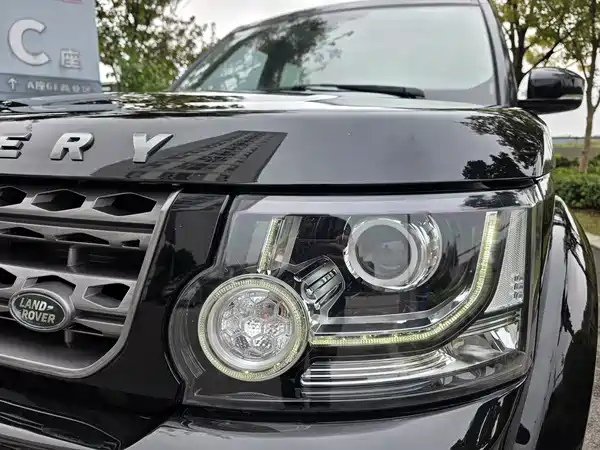 Land Rover Discovery 2015