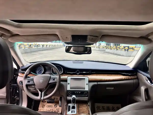 Maserati Quattroporte 2013