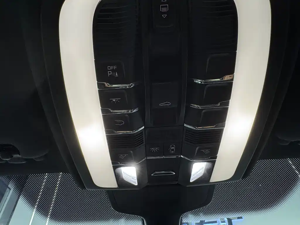 Porsche Cayenne 2015 — фото 23