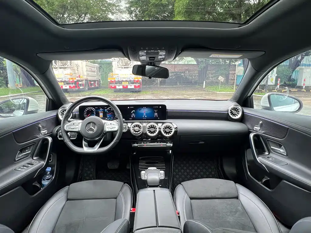 Mercedes-Benz A-Class 2023 — фото 35