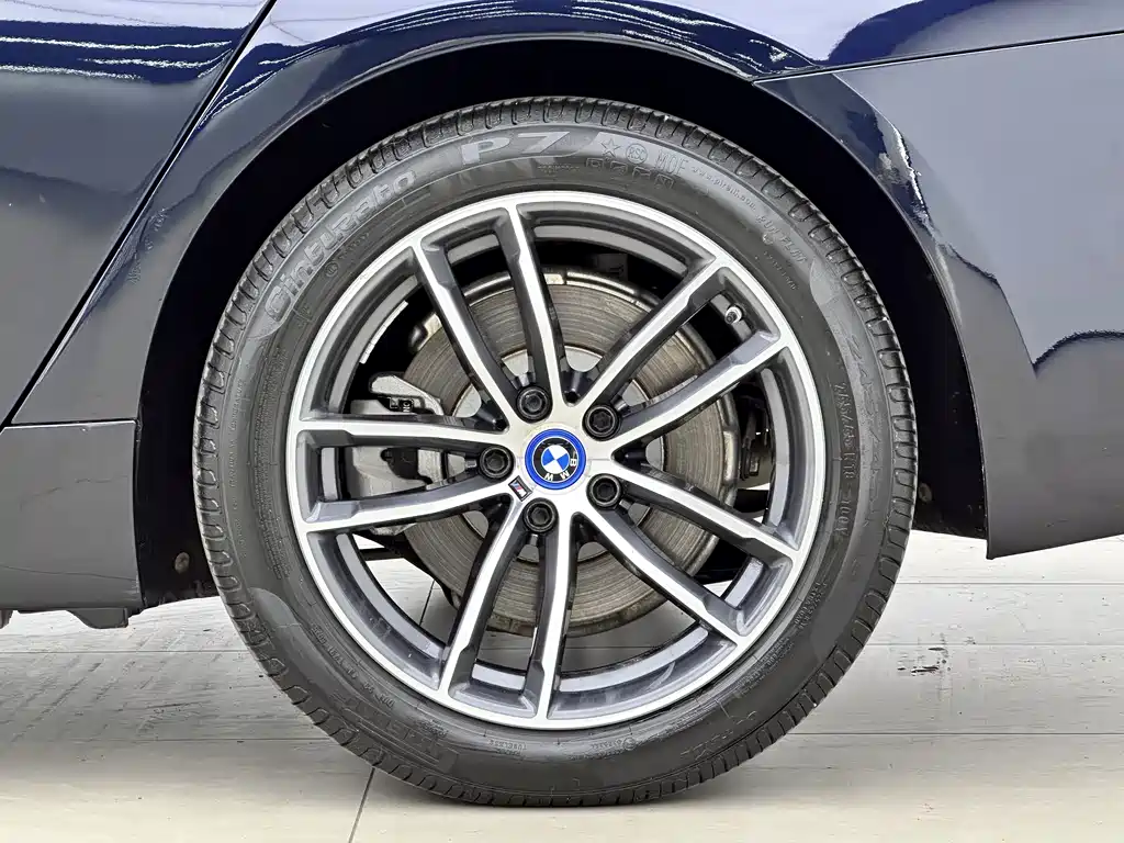 BMW 5 Series New Energy 2022 — фото 14