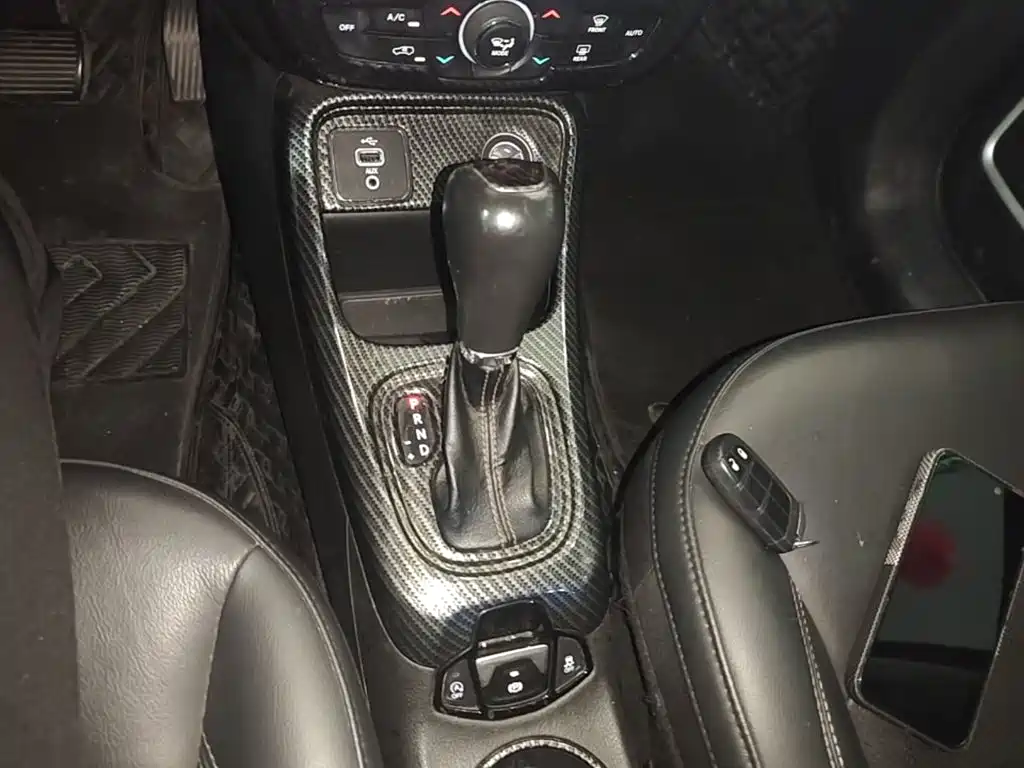 Jeep Compass 2018 — фото 14