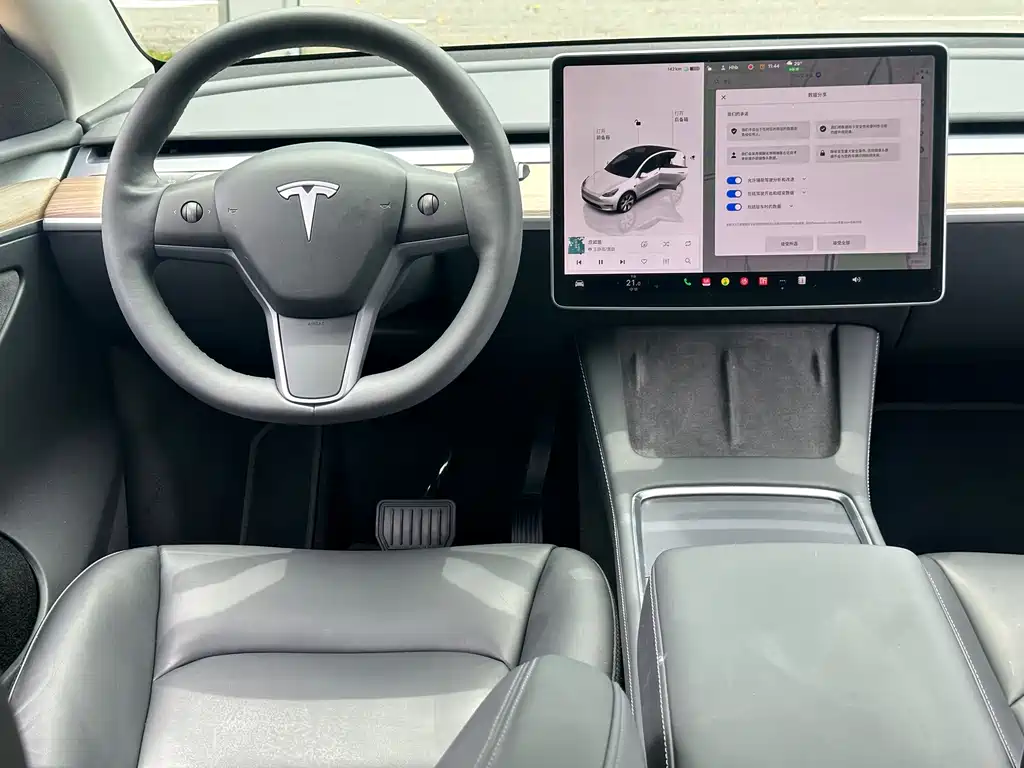 Tesla Model Y 2022 — фото 9