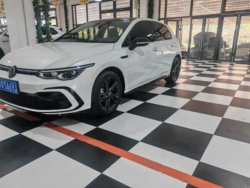Volkswagen Golf 2022