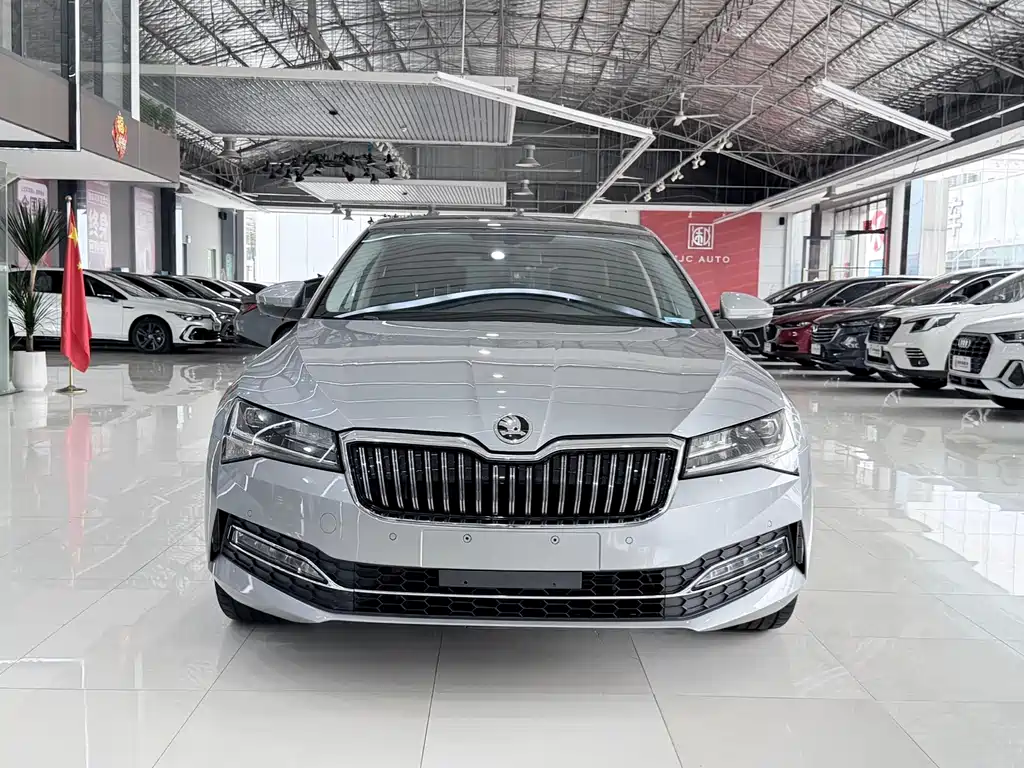 Skoda Superb 2022 — фото 2