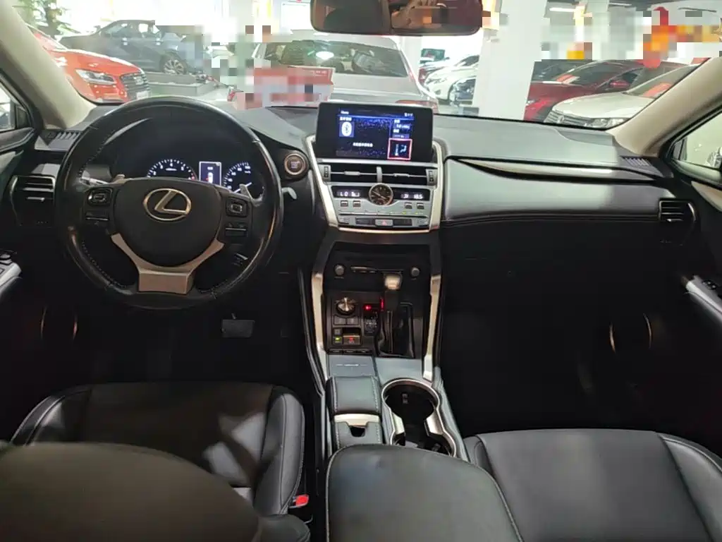 Lexus NX 2018 — фото 10