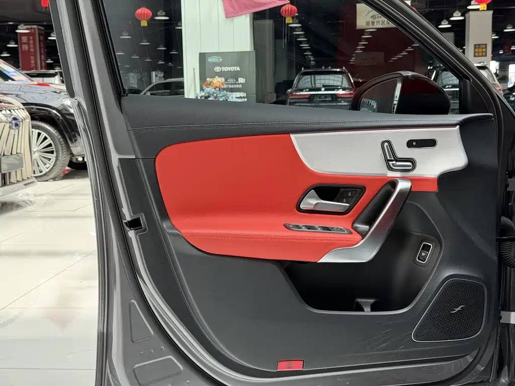 Mercedes-Benz A-Class AMG 2024 — фото 15