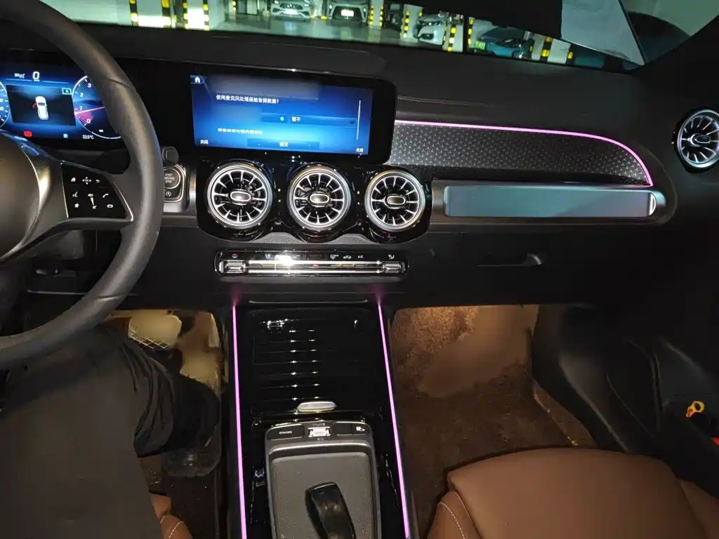 Mercedes-Benz GLB 2025