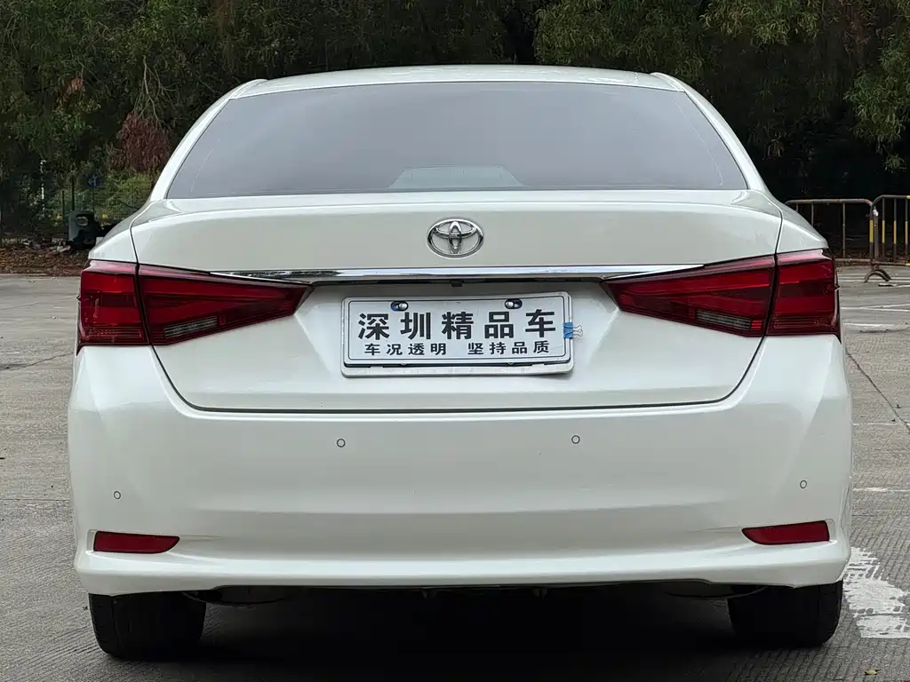 Toyota Crown 2015 — фото 5