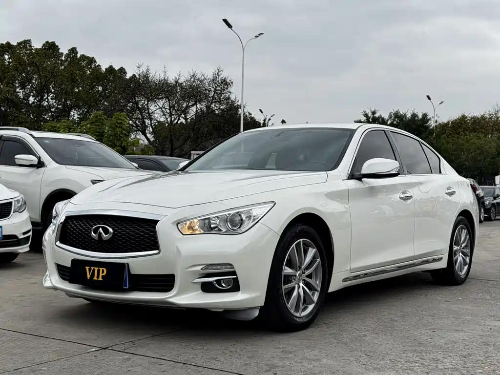Infiniti Q50L 2016 — фото 1
