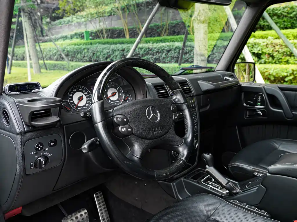 Mercedes-Benz G-Class AMG 2011 — фото 13