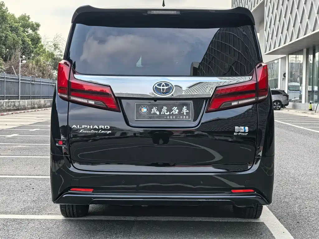 Toyota Alphard 2023 — фото 6
