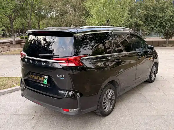 Maxus EUNIQ 5 2021