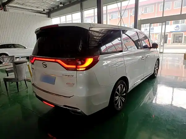 GAC Trumpchi M8 2018