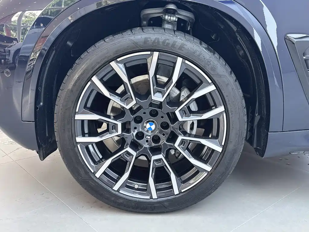 BMW X5 2025 — фото 18