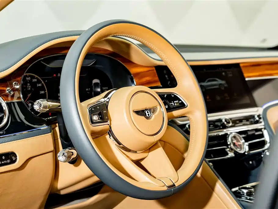 Bentley Flying Spur 2021 — фото 13